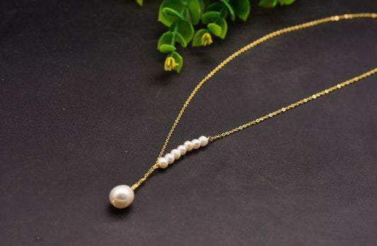 Natural Freshwater Pearl Necklace - Eclat