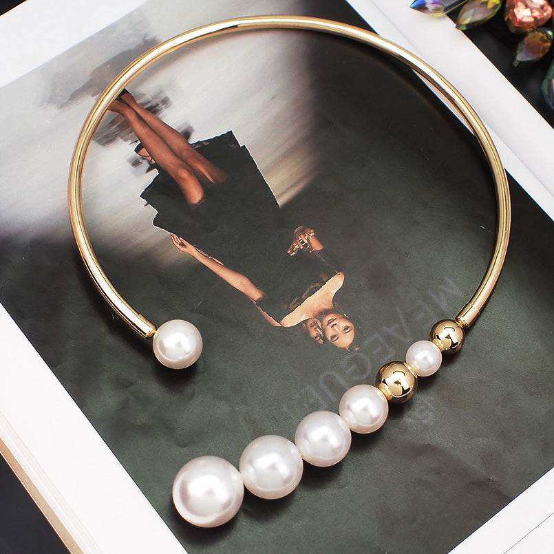 Metal Torque Pearl Necklace - Eclat