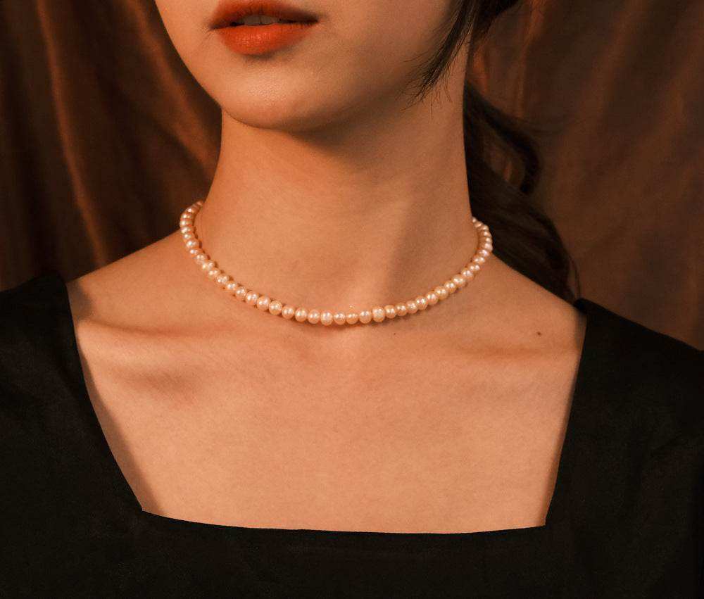 Minimalist Chic Pearl Necklace - Eclat