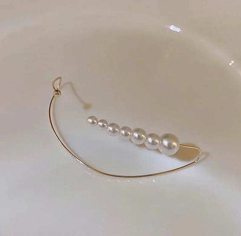 Graduating Pearl Ear Cuff - Eclat