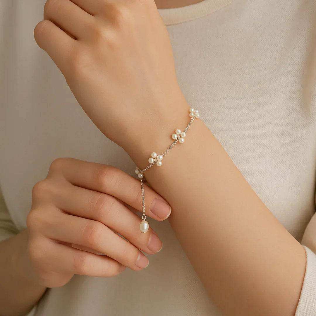 Delicate Pearl Blossom Bracelet in Sterling Silver - Eclat