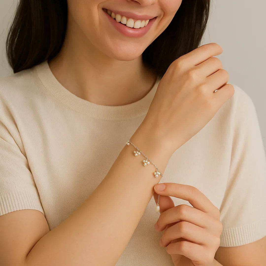 Delicate Pearl Blossom Bracelet in Sterling Silver - Eclat
