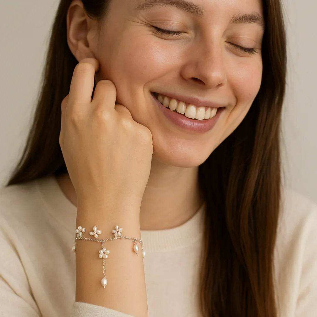 Delicate Pearl Blossom Bracelet in Sterling Silver - Eclat