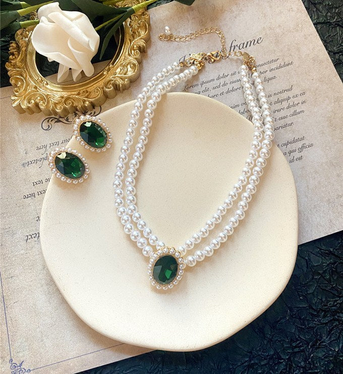 Vintage Temperament Oval Emerald Pearl Short Necklace Clavicle Chain