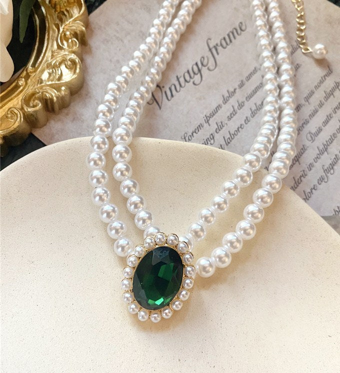 Vintage Temperament Oval Emerald Pearl Short Necklace Clavicle Chain