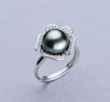 Flowra Black Pearl Ring